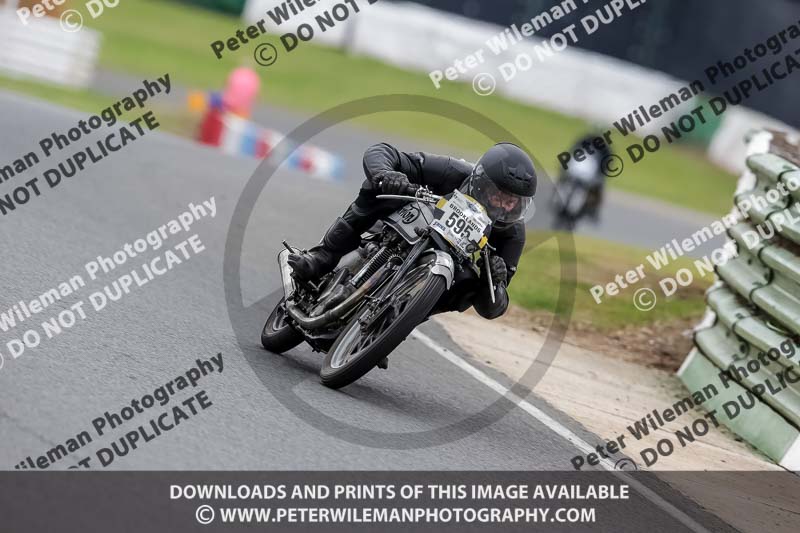 Vintage motorcycle club;eventdigitalimages;mallory park;mallory park trackday photographs;no limits trackdays;peter wileman photography;trackday digital images;trackday photos;vmcc festival 1000 bikes photographs